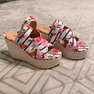 Floral Wedges